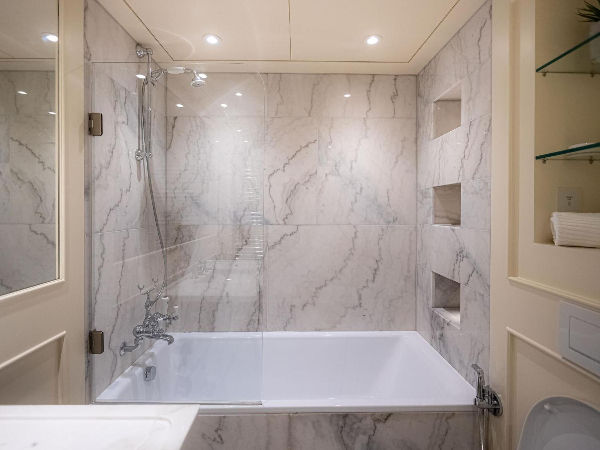 Modern Deluxe Five Bedroom House Near Chalk Farm Station By Belvilla London Bagian luar foto