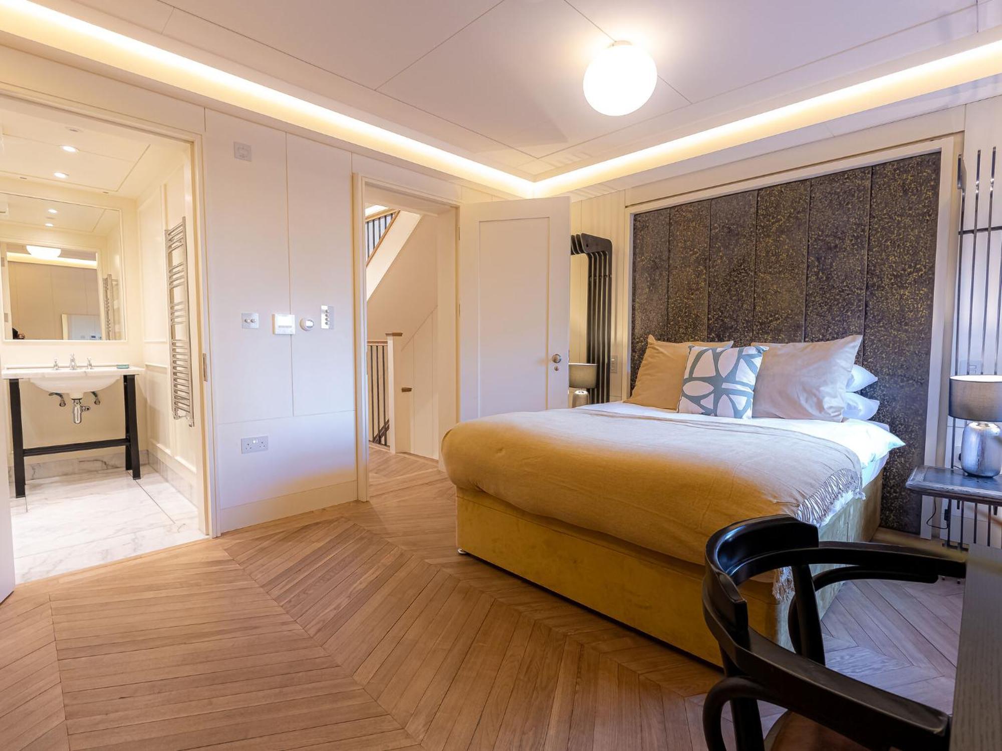 Modern Deluxe Five Bedroom House Near Chalk Farm Station By Belvilla London Bagian luar foto