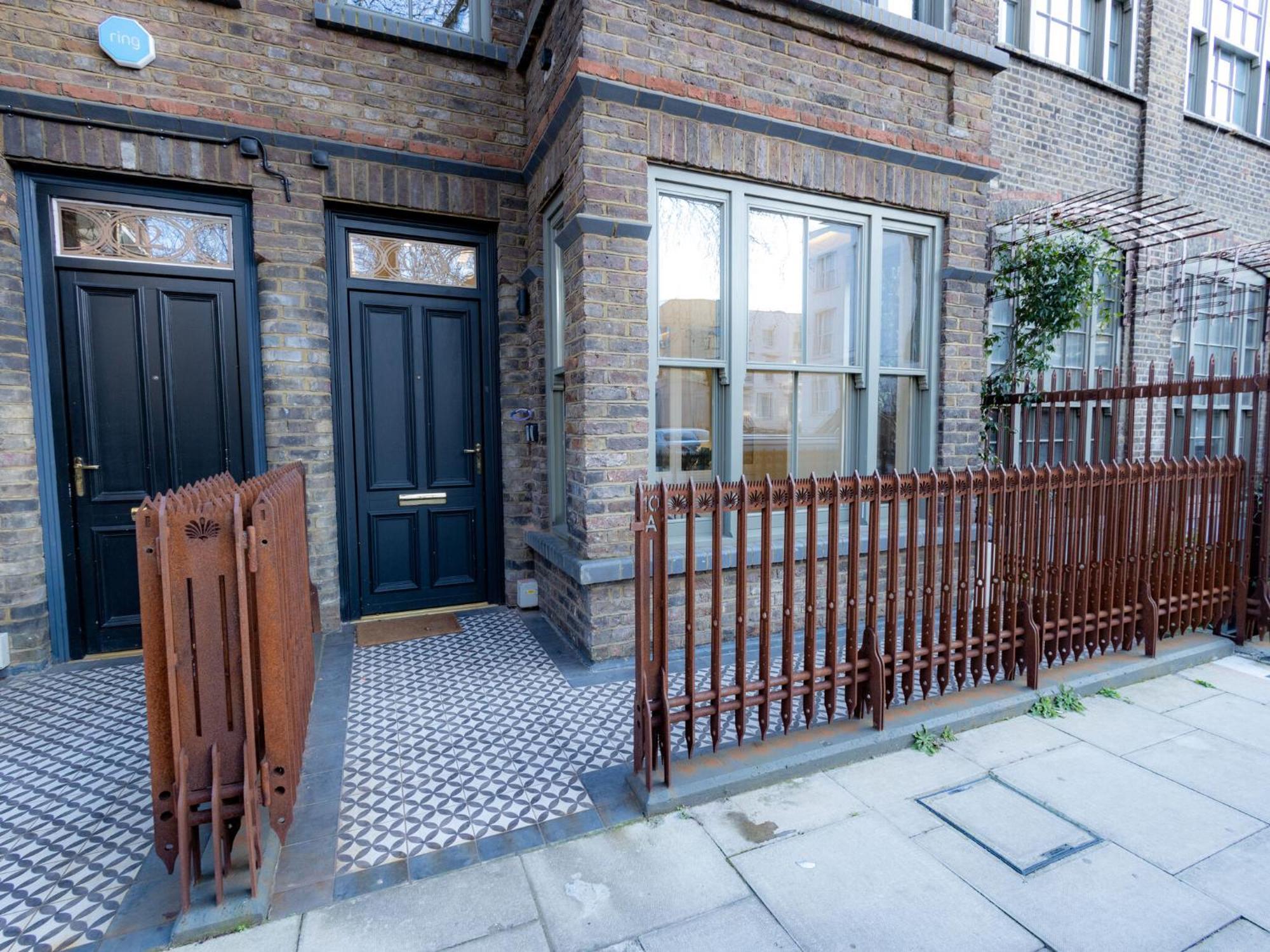 Modern Deluxe Five Bedroom House Near Chalk Farm Station By Belvilla London Bagian luar foto