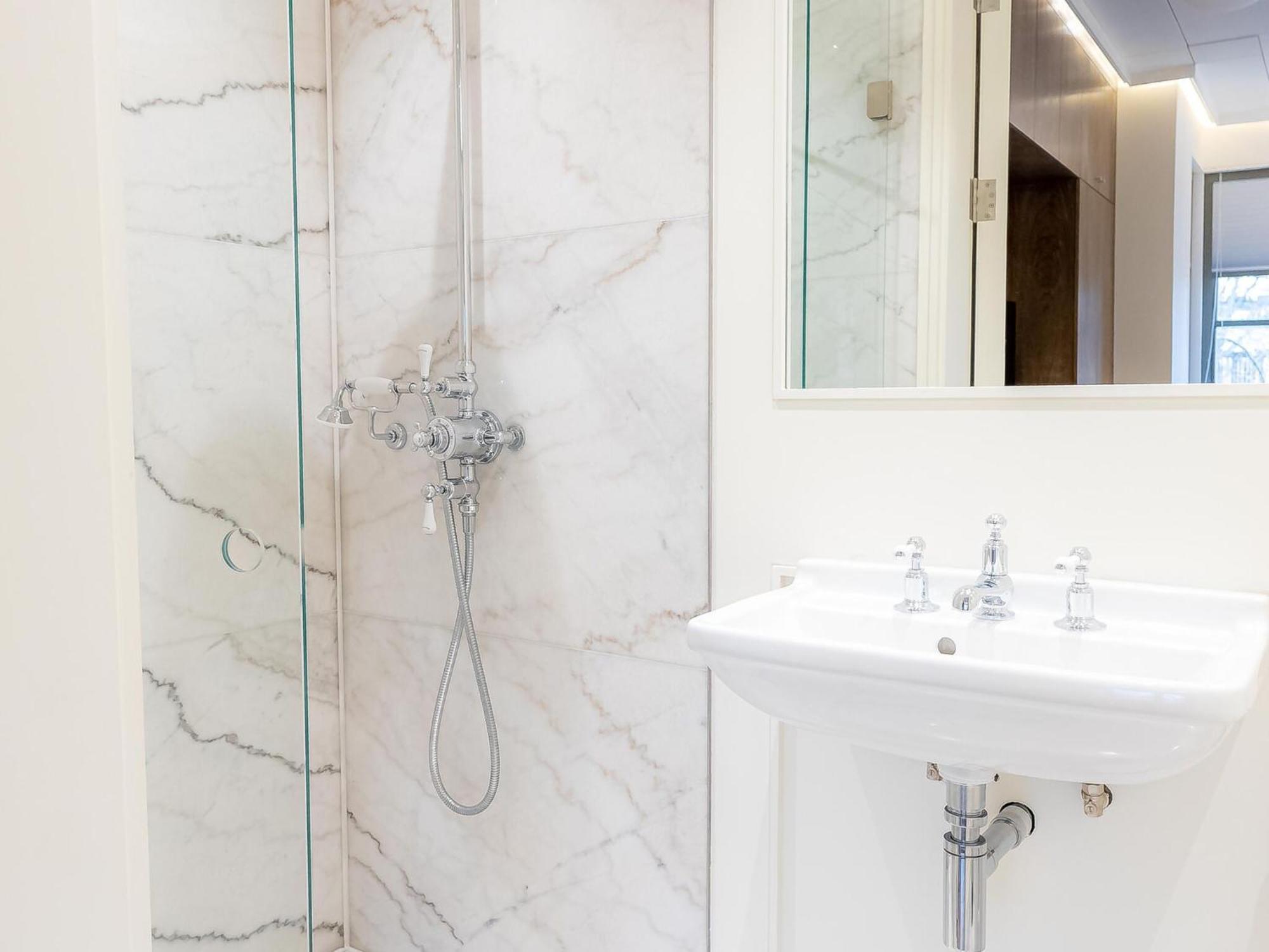 Modern Deluxe Five Bedroom House Near Chalk Farm Station By Belvilla London Bagian luar foto