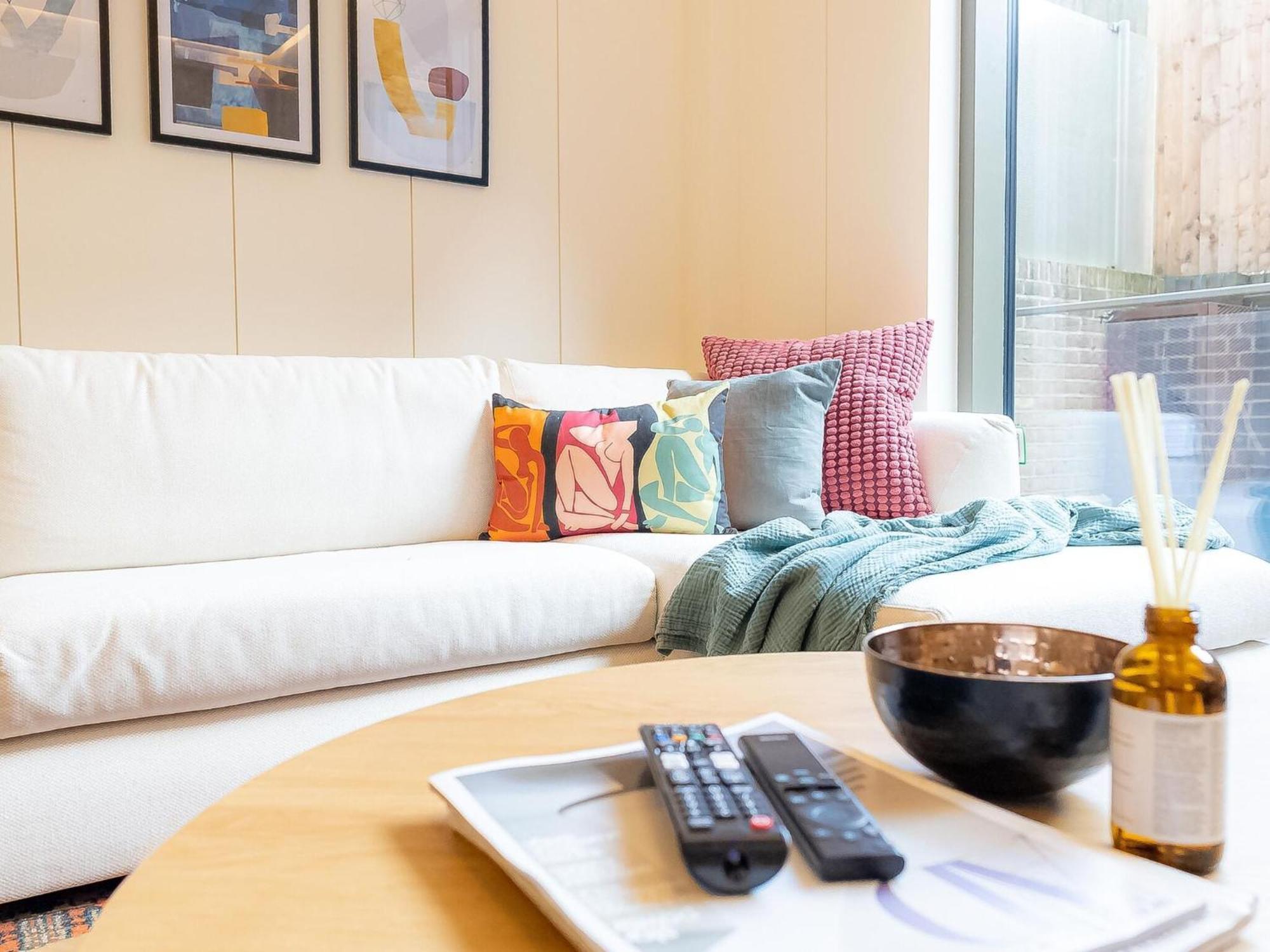 Modern Deluxe Five Bedroom House Near Chalk Farm Station By Belvilla London Bagian luar foto