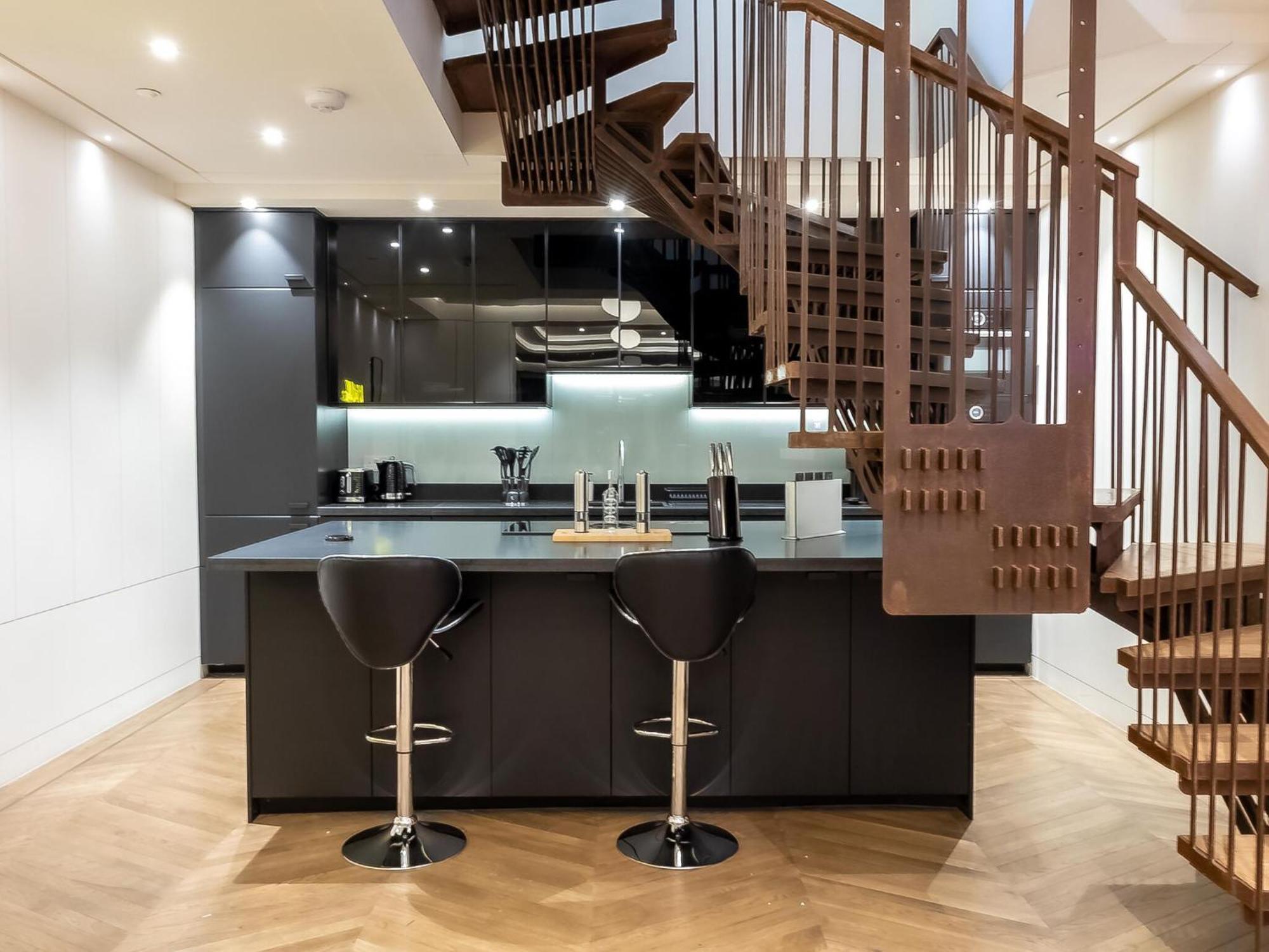 Modern Deluxe Five Bedroom House Near Chalk Farm Station By Belvilla London Bagian luar foto
