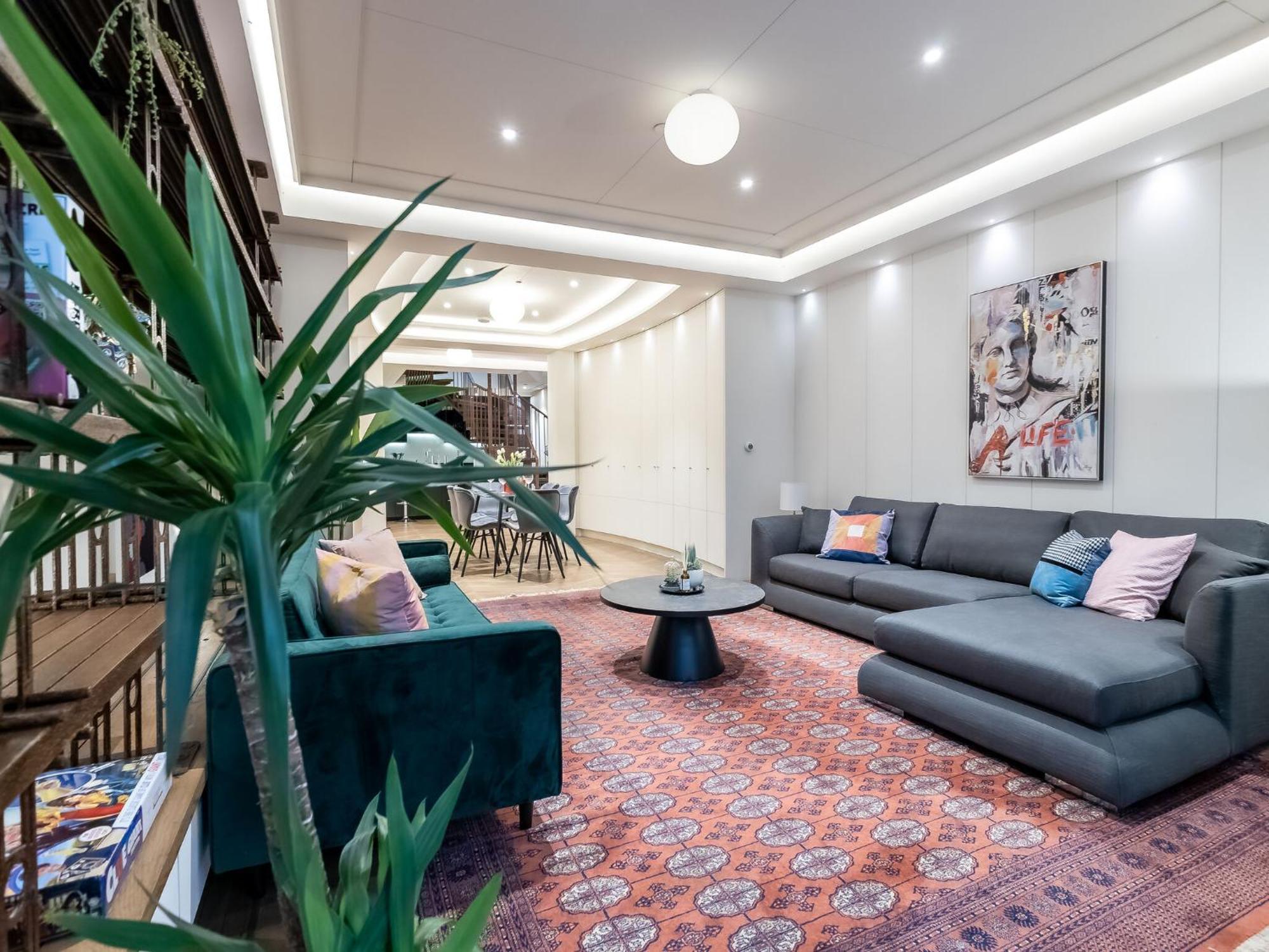 Modern Deluxe Five Bedroom House Near Chalk Farm Station By Belvilla London Bagian luar foto